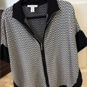 White House Black Market Black & White Chevron Zip Sweater